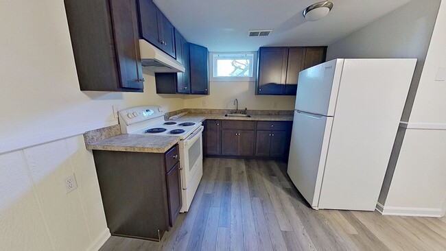Building Photo - Basement Apartment