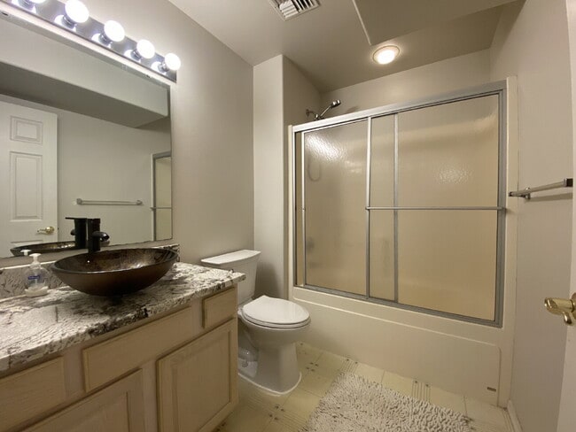 Building Photo - Spacious 4-bedroom with Panoramic Deck Nex...