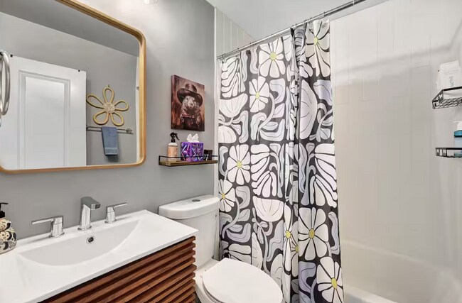 Building Photo - Spacious 3-Bed, 2-Bath Home in Denver