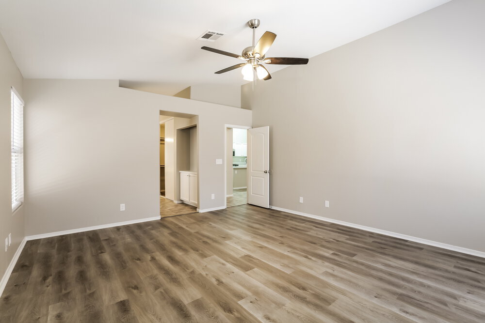 Building Photo - 1025 Blue Lantern Dr