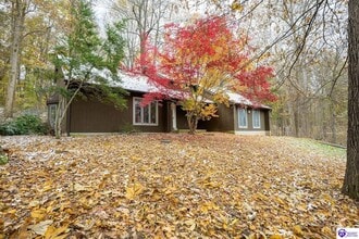 Building Photo - 356 Bittersweet Dr