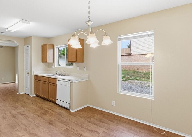 Building Photo - New Wood Flooring!