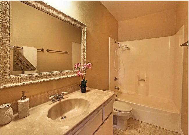 Building Photo - 13339 Carnation Pl