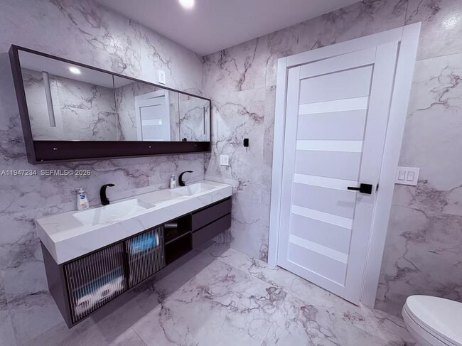 Building Photo - 3822 NE 171 St