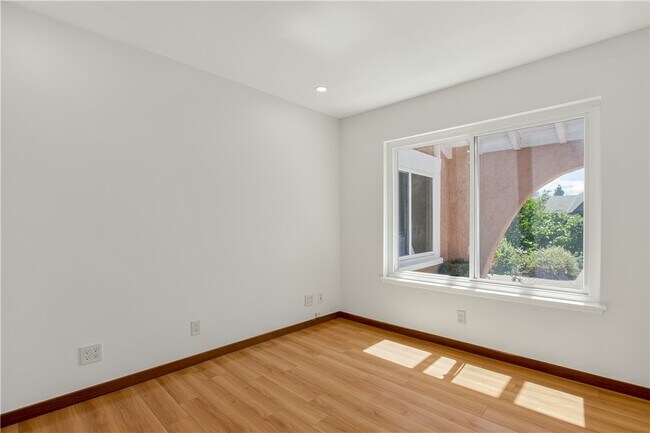 Building Photo - 27301 Via Avila