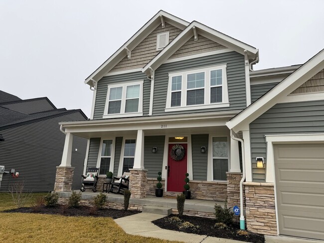 Building Photo - Spacious 4BR House in Shelbyville