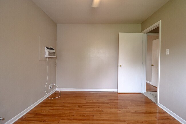 Building Photo - 3732 Kenwood St