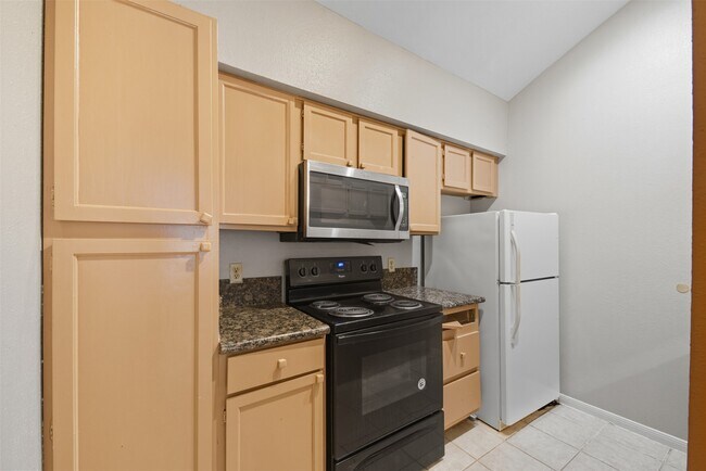 Building Photo - 8055 Cambridge St