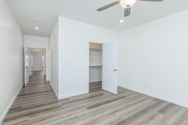 Building Photo - 1738 Bunker Loop