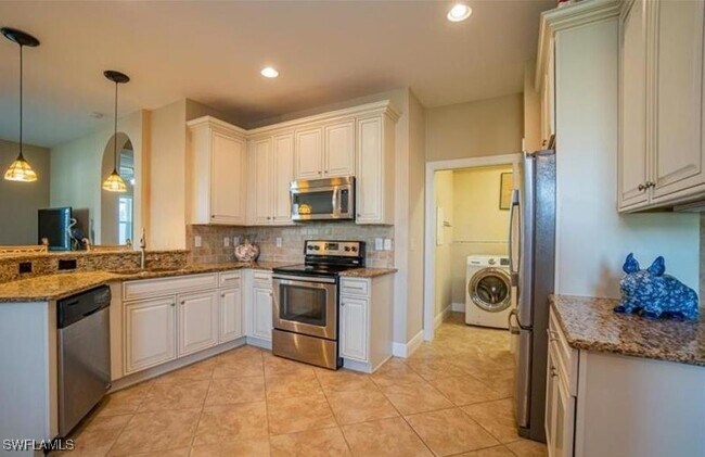 Building Photo - 10435 Sirene Way