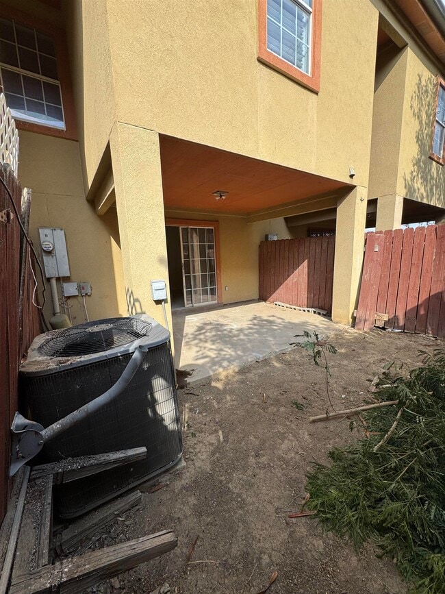 Building Photo - 1020 Dicky Ln