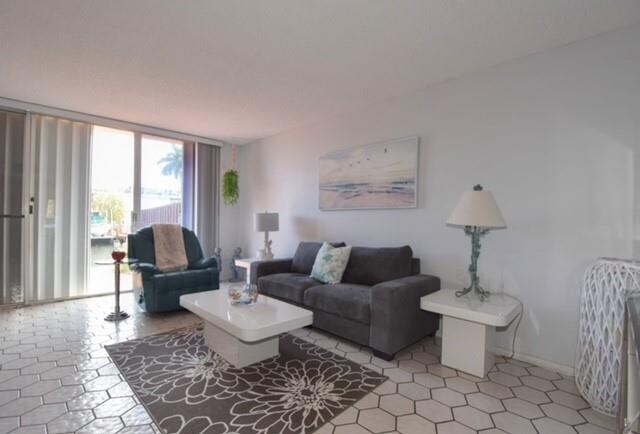 Building Photo - 1018 NE 25th Ave