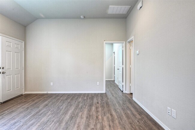 Building Photo - 11779 White Cedar St