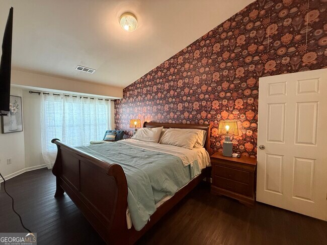 Building Photo - 1524 Cove Creek Cir