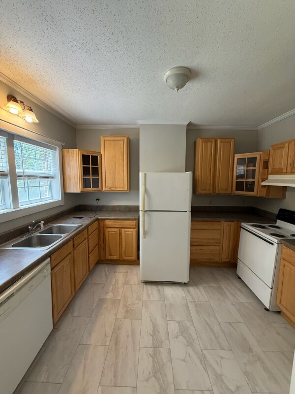 Building Photo - 2030 Emoriland Blvd