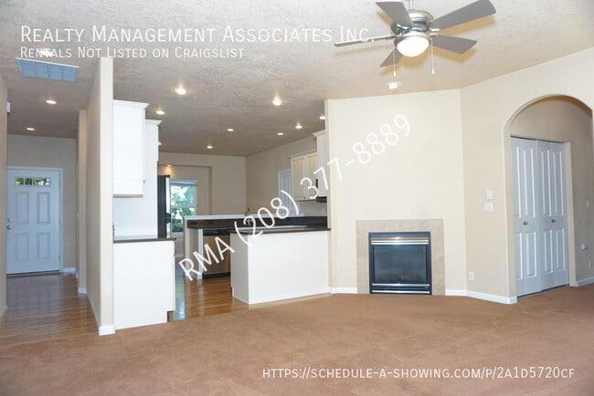 Building Photo - 857 W Melrose St