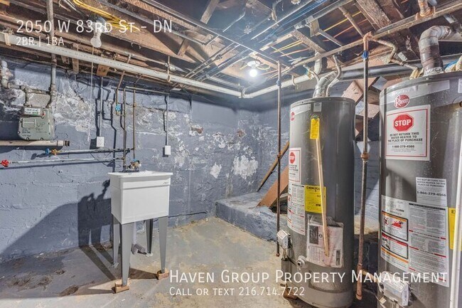 Building Photo - 2050 W 83rd St