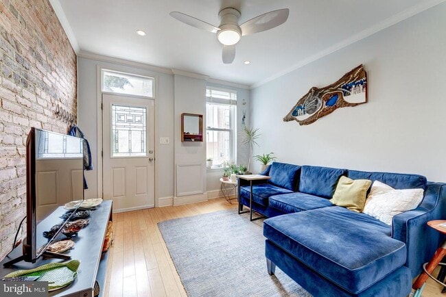 Building Photo - 602 14th Pl NE