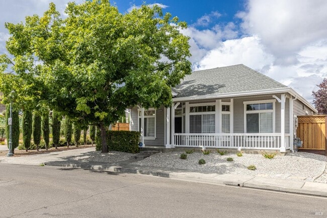 Building Photo - 201 Spur Ridge Ln