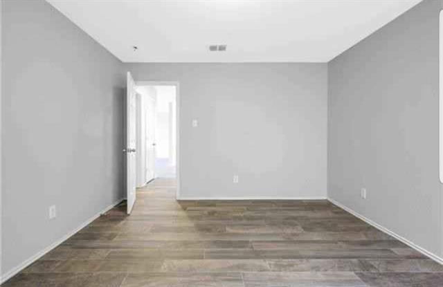 Building Photo - 12760 Cedar Hollow Dr