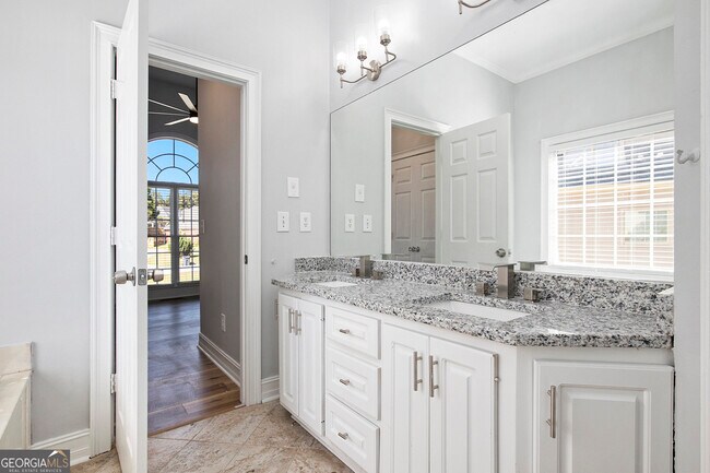 Building Photo - 2995 Wellbrook Dr