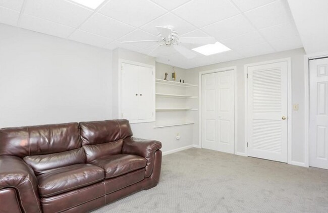 Building Photo - 606 Foxboro Dr