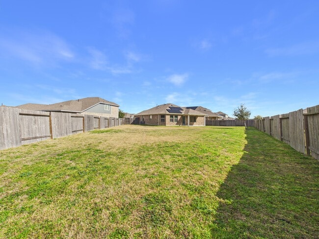 Building Photo - Brisa