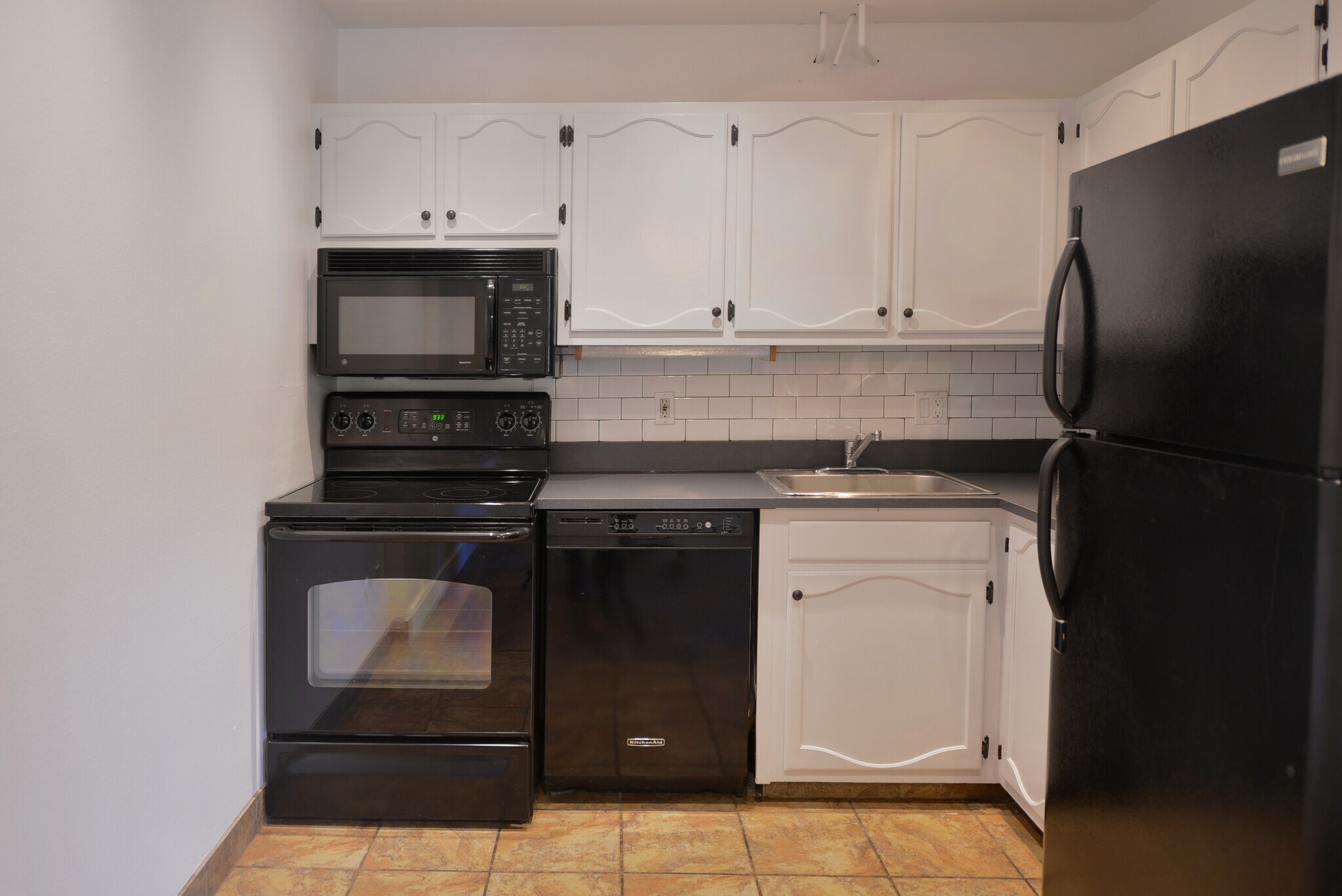 KITCHEN - 620 Mathews St