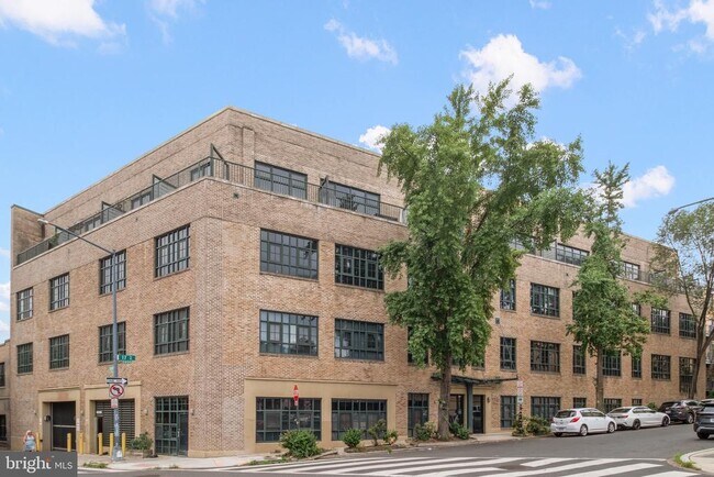 Building Photo - 1701 Kalorama Rd NW