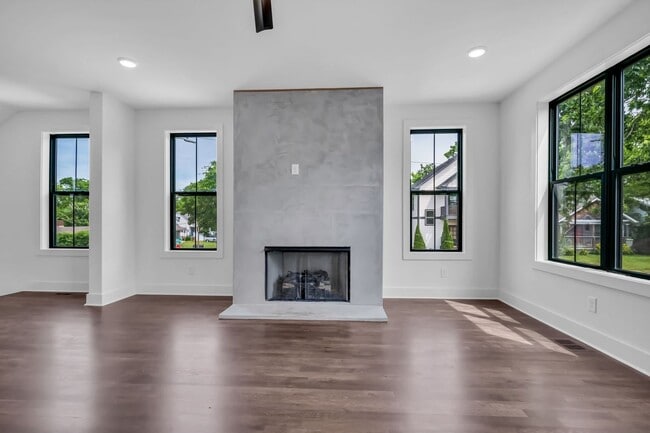 Building Photo - Modern Luxury Living in East Nashville