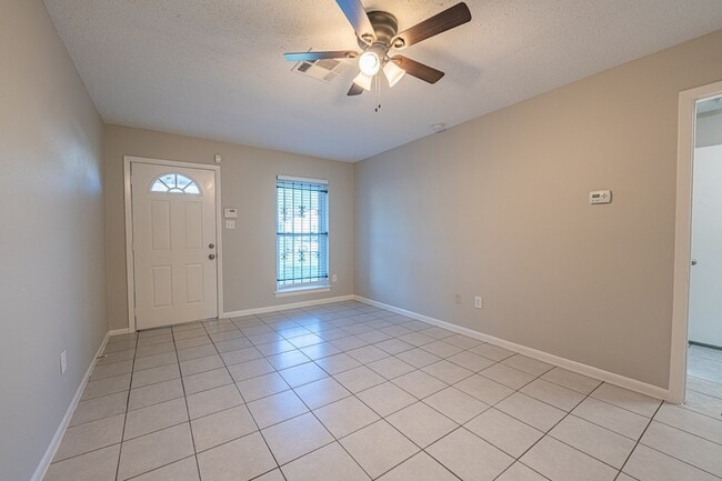 Building Photo - 8124 Beech Cove Ln