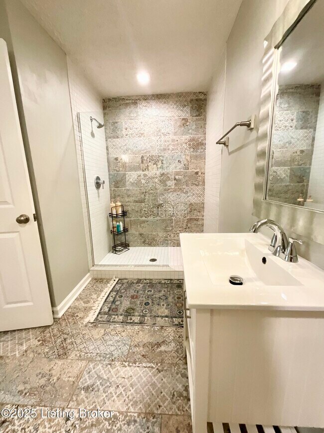 Building Photo - 2411 Chadford Way
