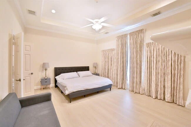 Building Photo - 2410 Dorrington St