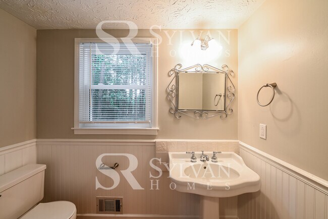 Building Photo - Fall in love with this beautiful 3 bedroom, 2.5 bathroom home