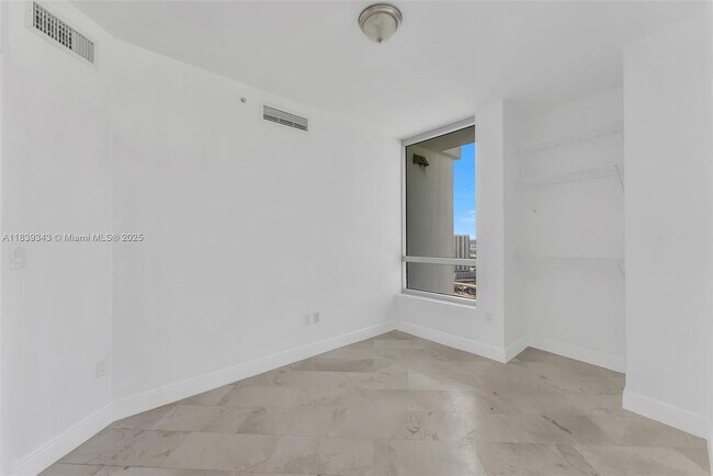 Building Photo - 350 S Miami Ave