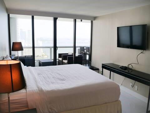 Building Photo - 1717 N Bayshore Dr