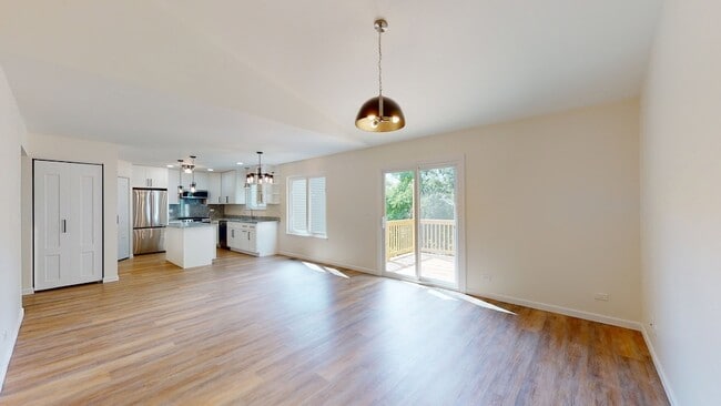 Building Photo - 1913 Barnhill Dr