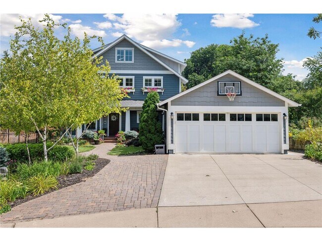 Building Photo - 4015 Wood End Dr