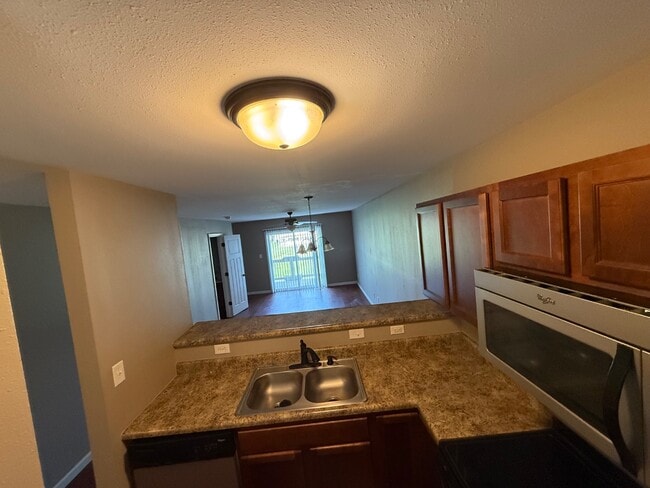 Building Photo - 526 Nepute St