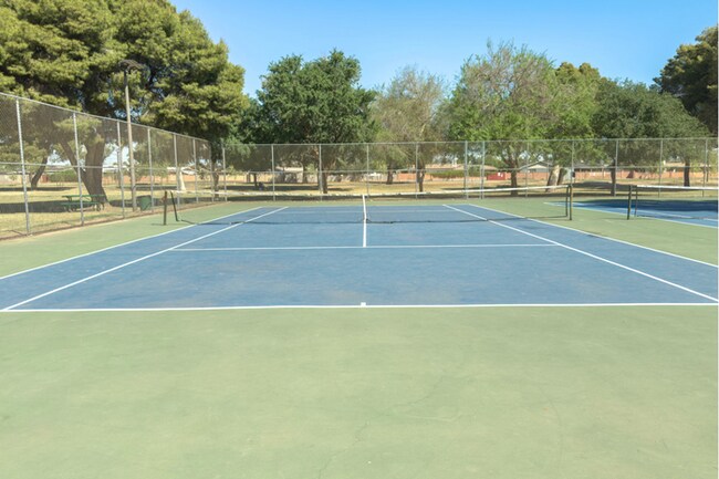 Building Photo - 2Bed/1.5Bath Ground Floor Townhouse at Glendale Ave/27th Ave! Ready for Immediate Move-In! -- GAR...