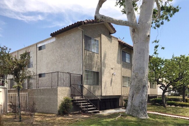 Interior Photo - 667 W Milford St., Glendale