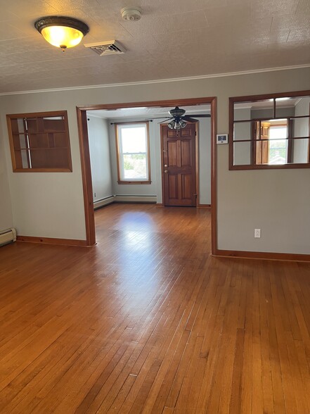 Living room/dining room - 102 E Liberty St