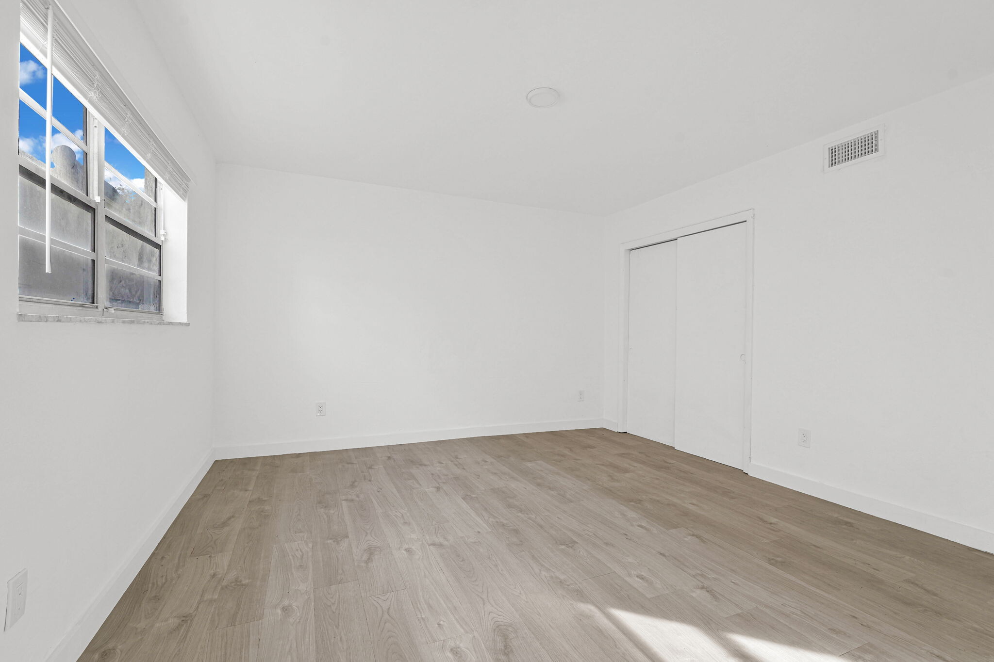 Building Photo - 8276 NE Miami Ct