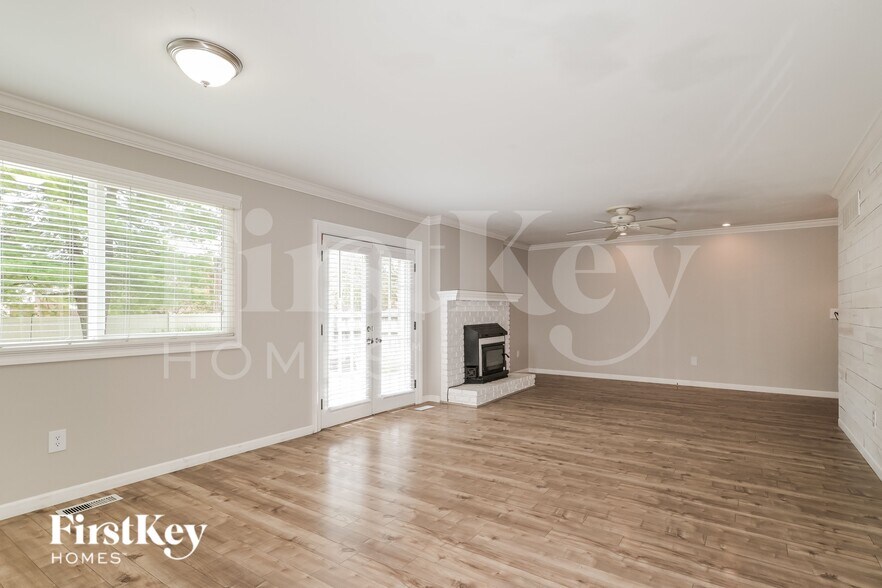 Building Photo - 721 Cedar Glen Dr