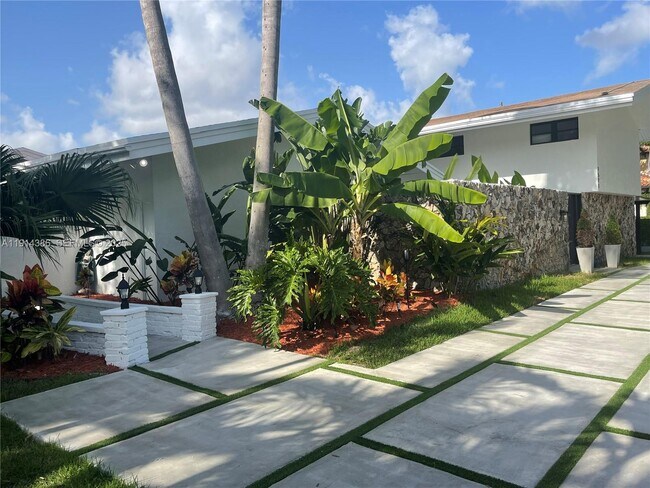 Building Photo - 7521 SW 56th St