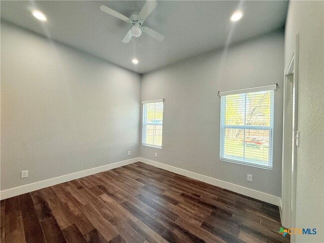 Building Photo - 1128 Magnolia St