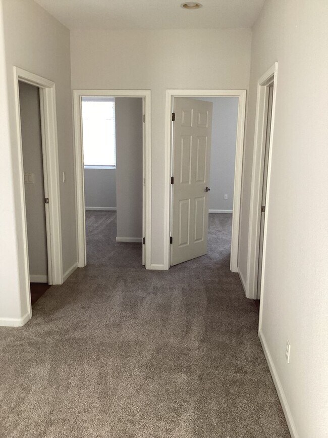 Building Photo - ONLY $2,475 PER MONTH RENT FOR THIS SUPER ...