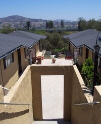 Building Photo - Charming stand alone Cottage w/LARGE Bonus in Lemon Grove $1000 Holiday Special