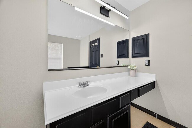 Building Photo - 21515 White Falls Ln