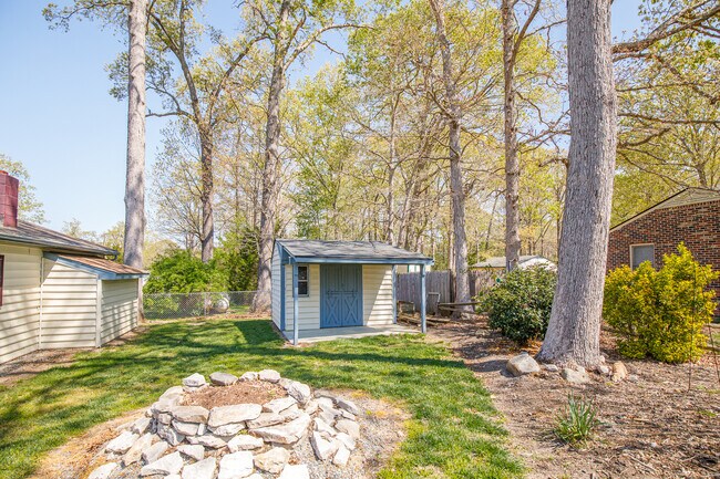 Building Photo - 421 Evanrude Ln